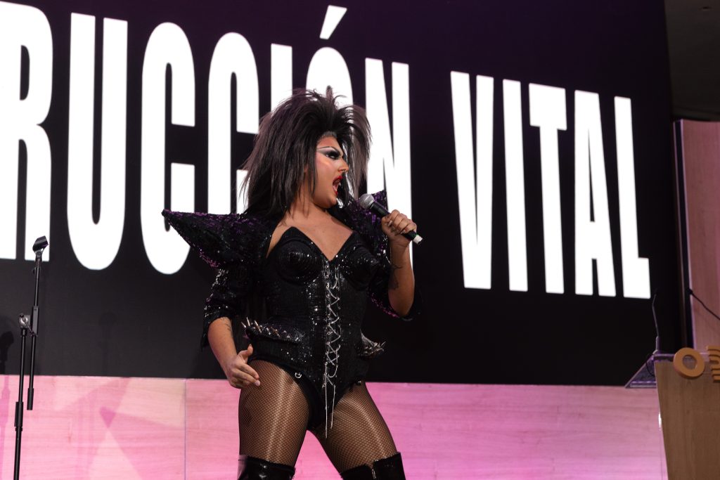 Jota Carajota durante su actuación.