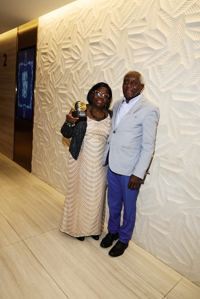 El galardón a ‘Mejor creación en nuevos medios’ lo consiguió ‘Afromayores’, representado por Anacleto Bokesa y Milagrosa Eribé.