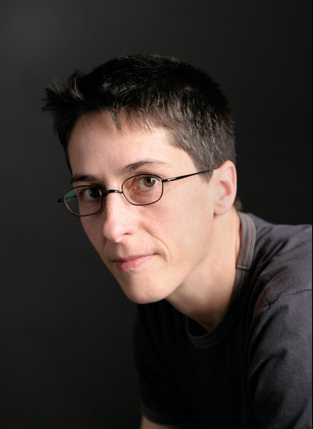 Alison Bechdel: «Prohibir libros es una actitud fascista»