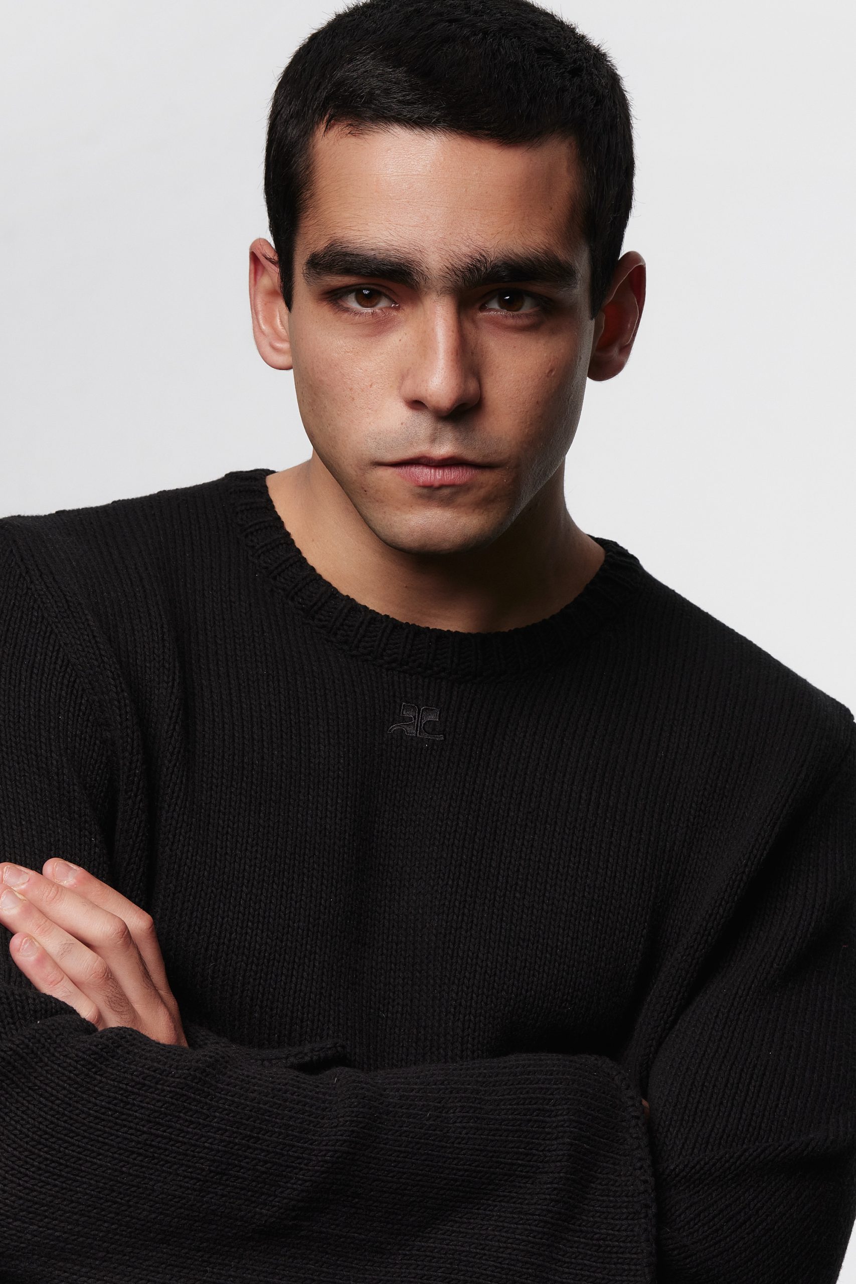 Omar Ayuso: «Soy muy exhibicionista, no me cuesta desnudarme si el papel lo requiere»