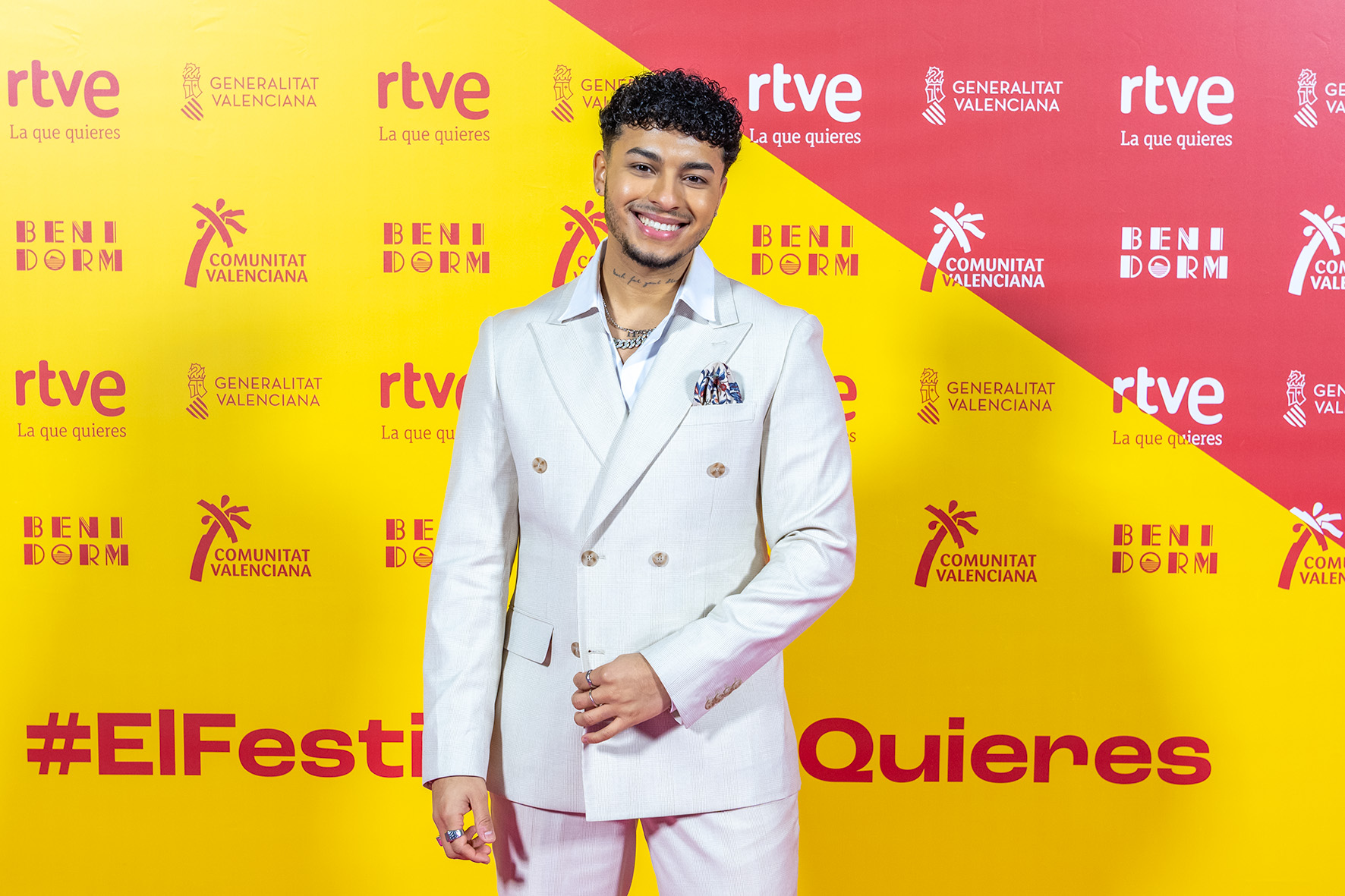 De 'La Voz Kids' a favorito del Benidorm Fest 2026: así seduce Kenneth al público