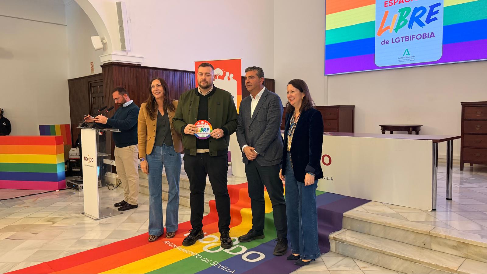 SUR recibe el distintivo de espacio libre de LGTBIfobia, el primer medio en obtener este reconocimiento