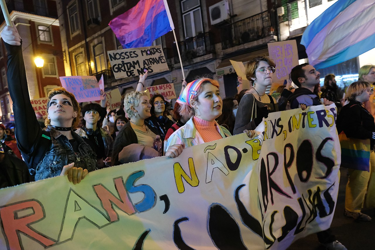 Protestas en Portugal ante el retroceso de leyes LGTBI iniciado por el Gobierno