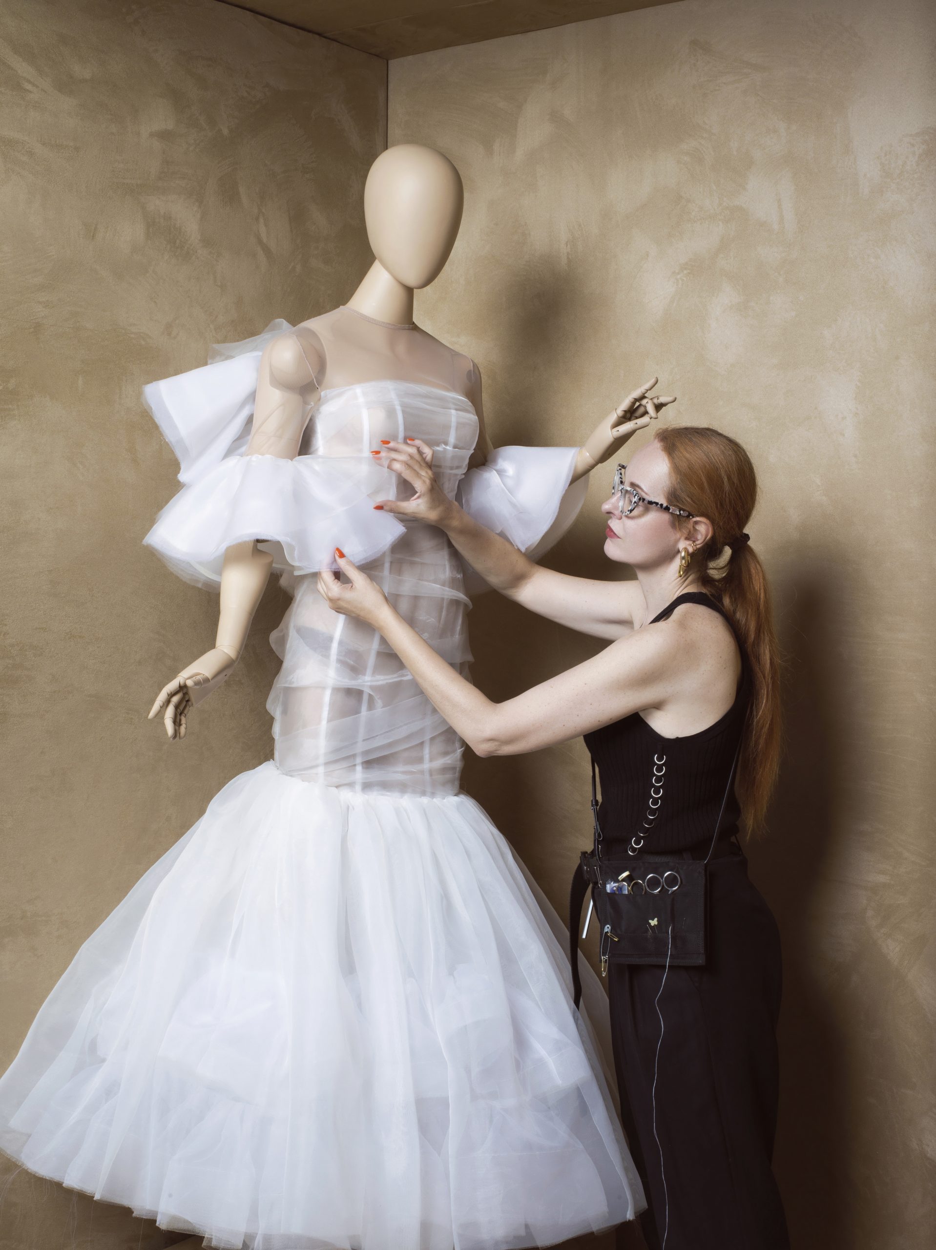 Una exposición en Madrid reúne hasta 200 diseños de Ana Locking