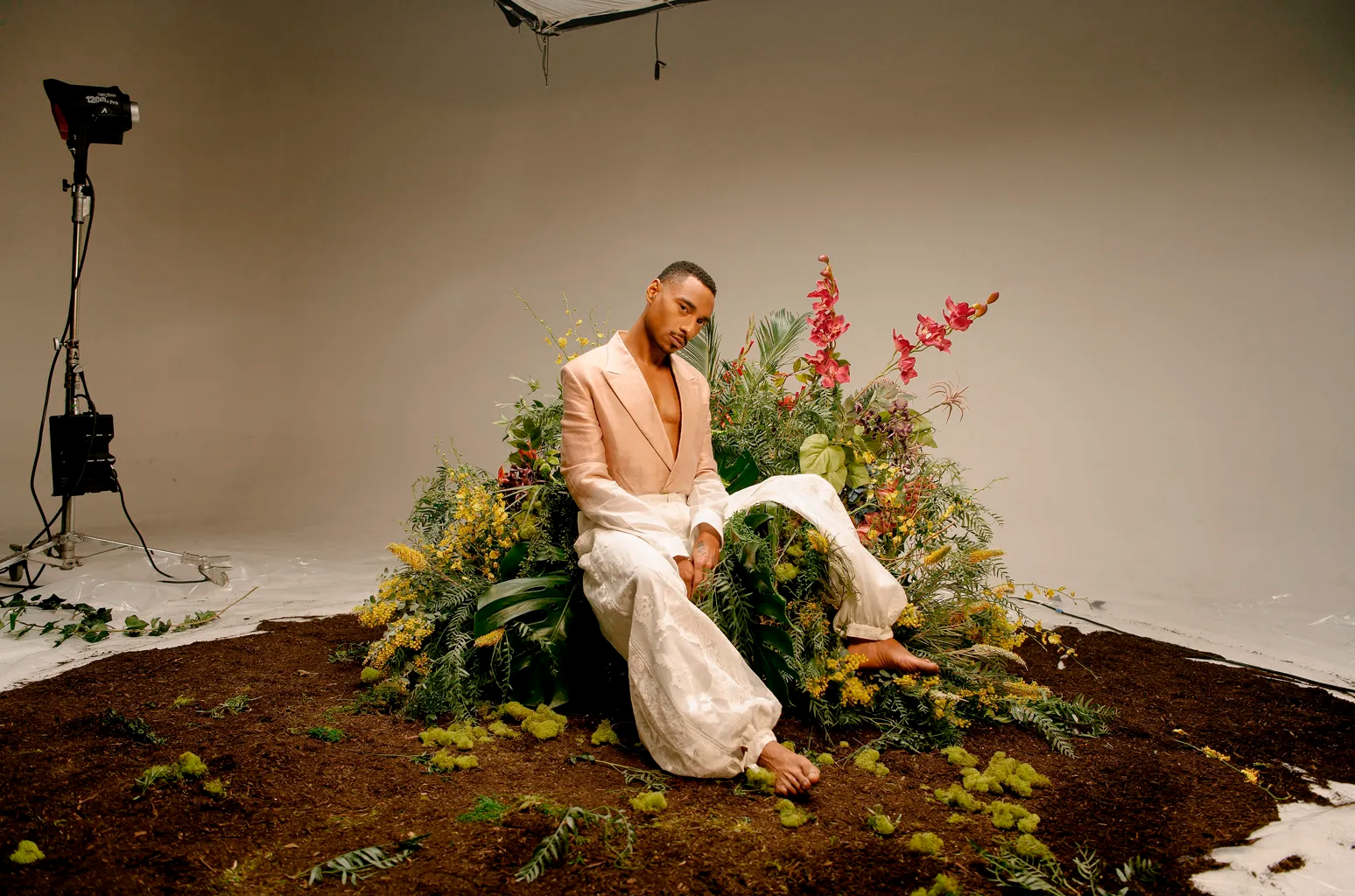 Por qué el artista Durand Bernarr está fuera del tiempo lineal de la industria musical