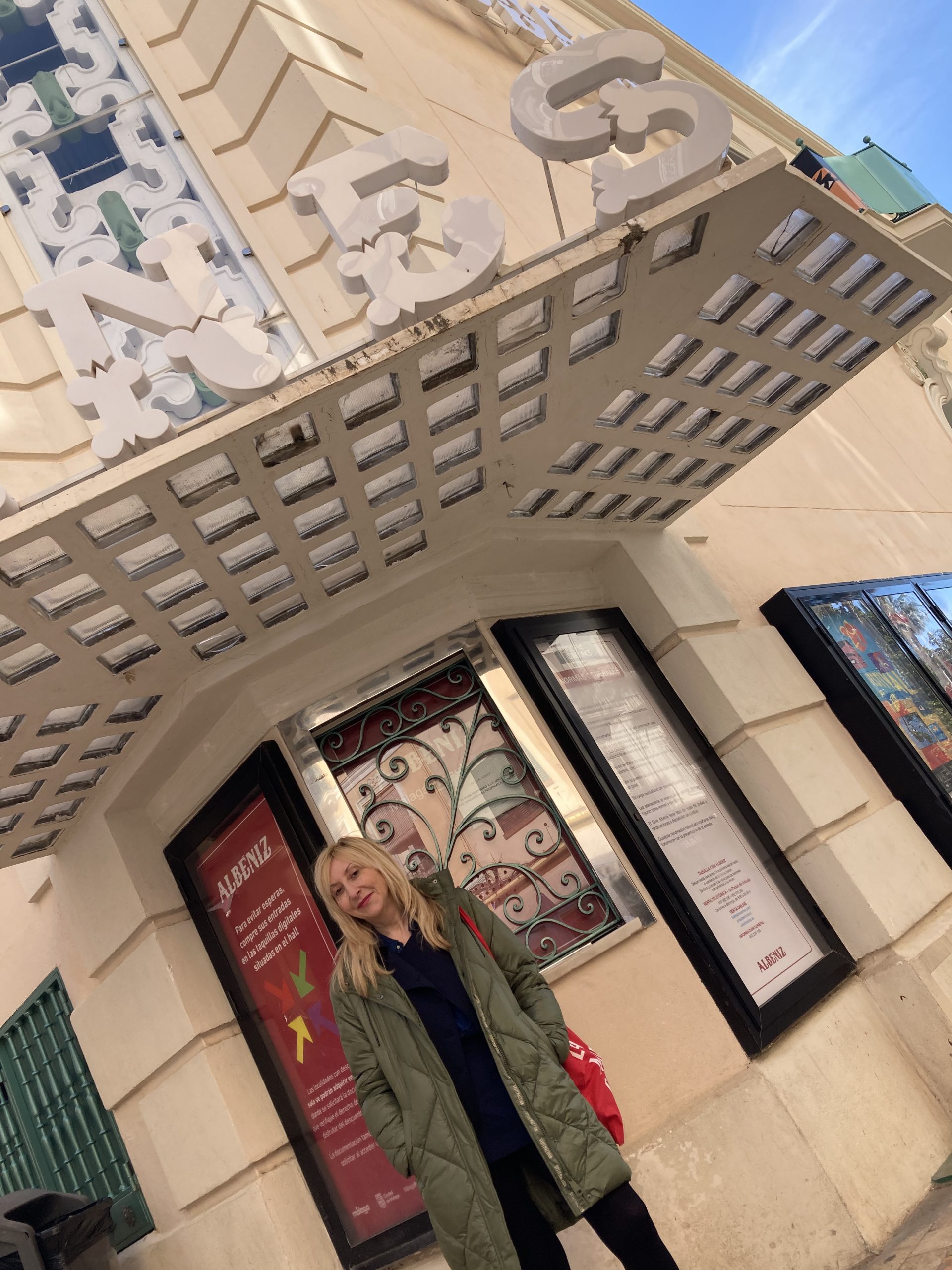 Vicky Calavia conquista el Albéniz con la mirada de Raquel Meller. «Se gustaba, sabía que estaba creando un mito»