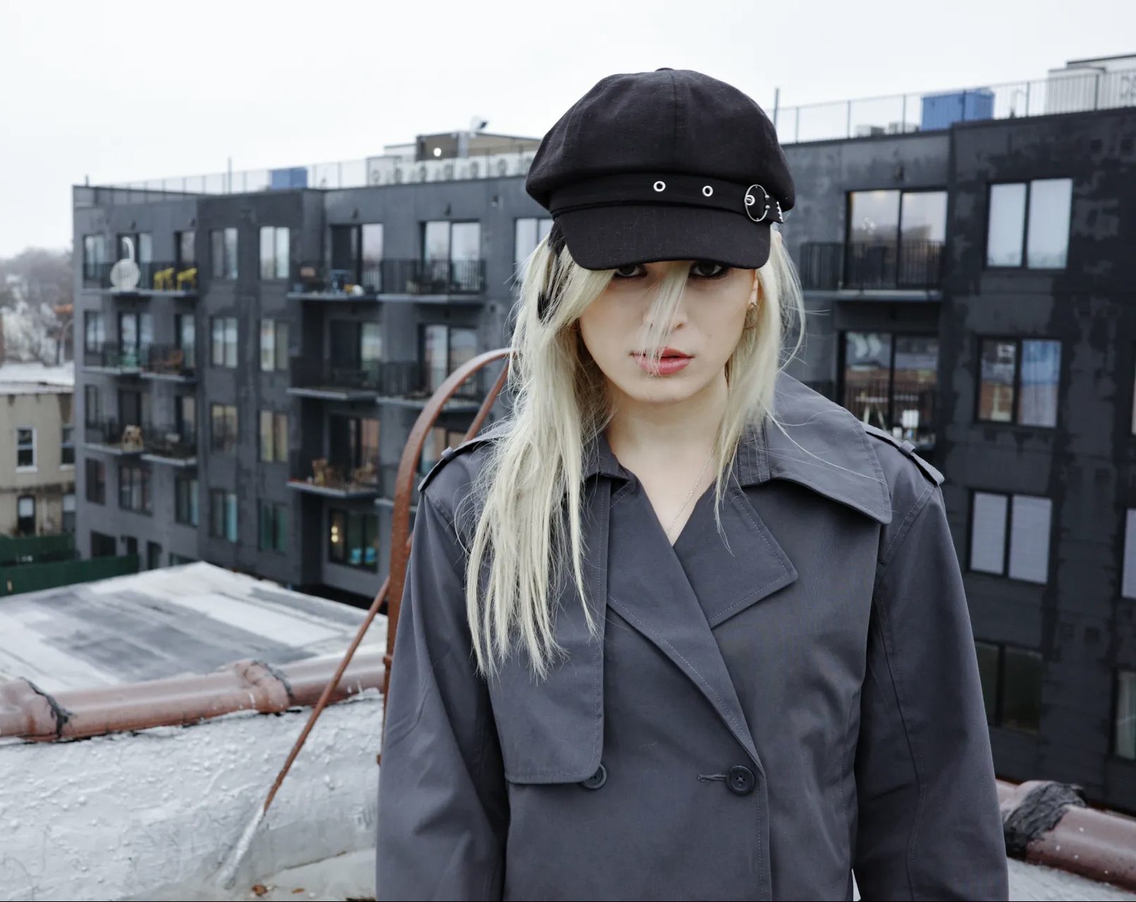 Así suena la hypernormalización: underscores firma el disco del año