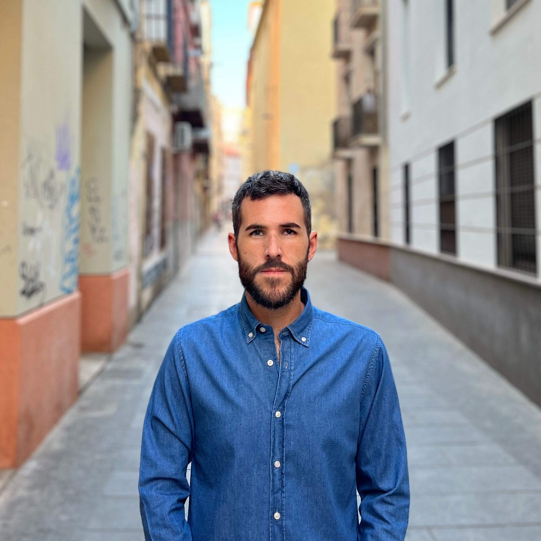 Pablo Calero, escritor: «París es una ciudad abierta por curiosidad, no por convicción»