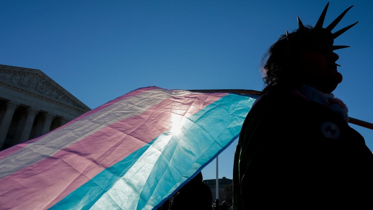 El éxodo trans en EEUU pone a Seattle al límite de la emergencia civil