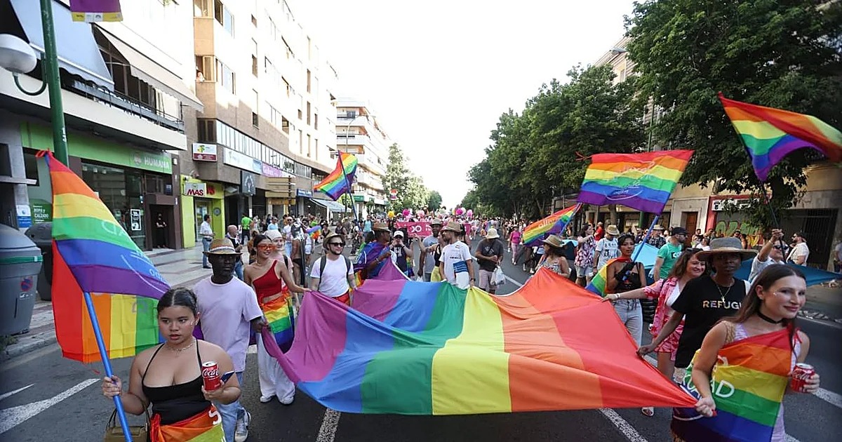 ONG Stop Sevilla impulsa un encuentro comunitario contra la LGTBIfobia con las personas migrantes en el centro