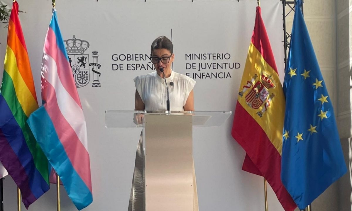 De sede de la Falange a ministerio arcoíris: Juventud e Infancia inaugura el Orgullo junto a FELGTBI+, COGAM, Cesida y la Plataforma Trans